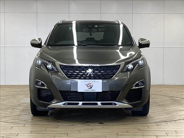 PEUGEOT 5008  SUV